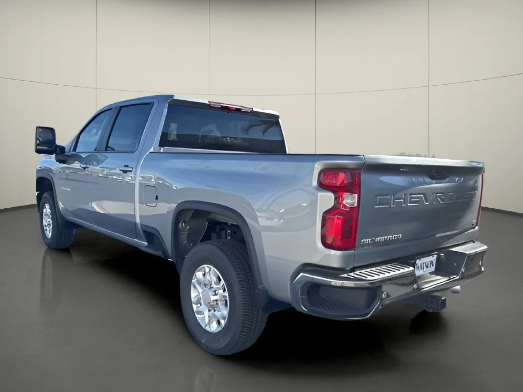 New 2026 Sterling Gray Metallic Chevrolet LT image 4