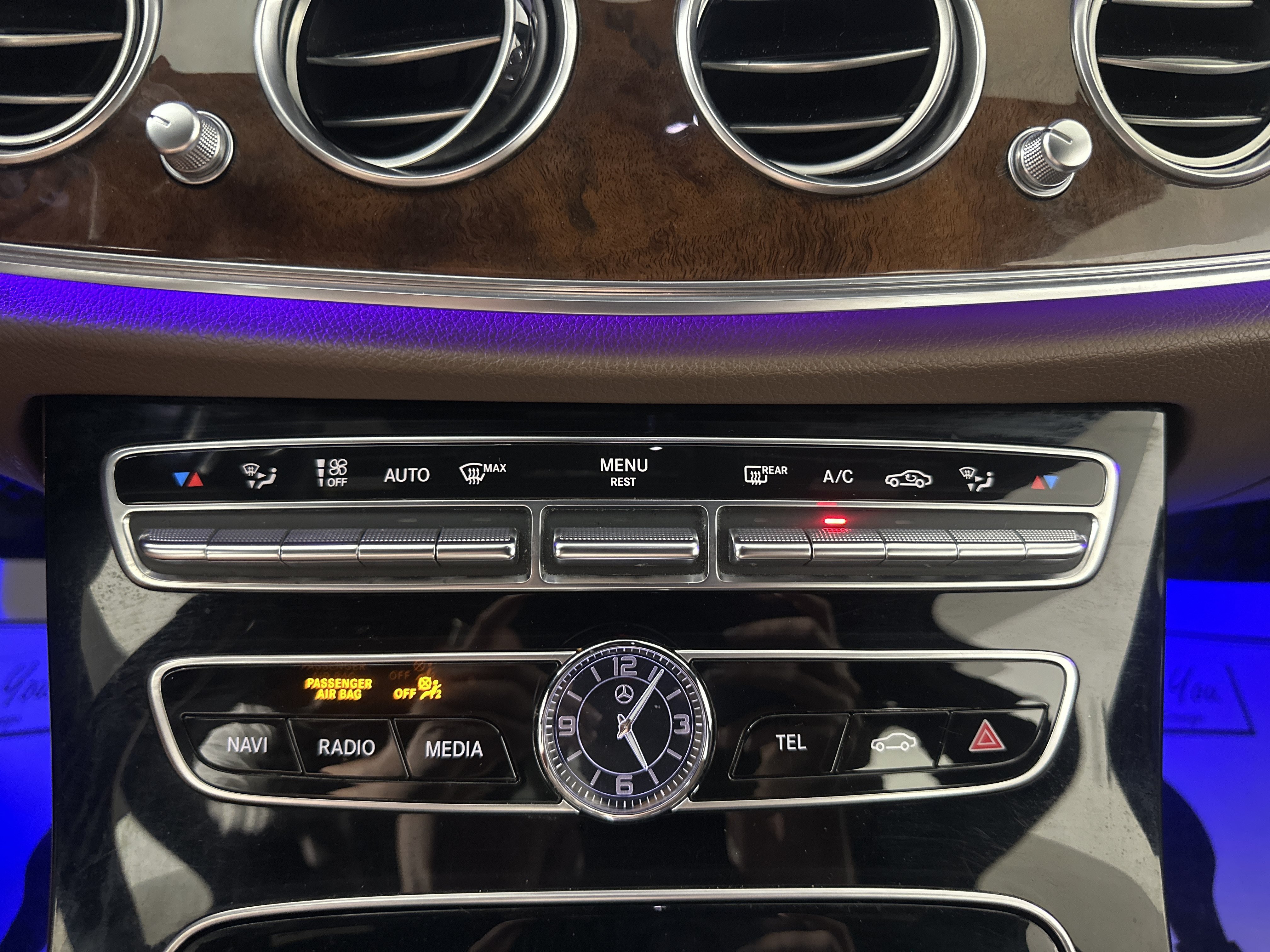 Used 2018  Mercedes-Benz E 400 image 18