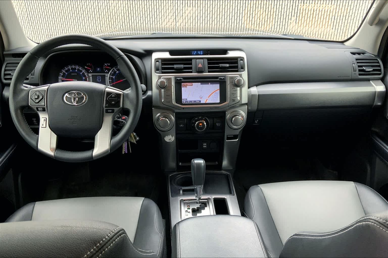 Used 2018 Midnight Black Metallic Toyota SR5 Premium image 14