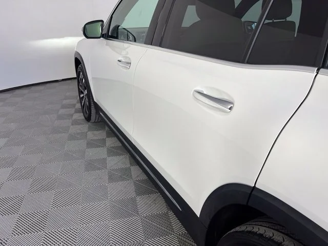 Used 2022 White Mercedes-Benz GLB 250 image 10