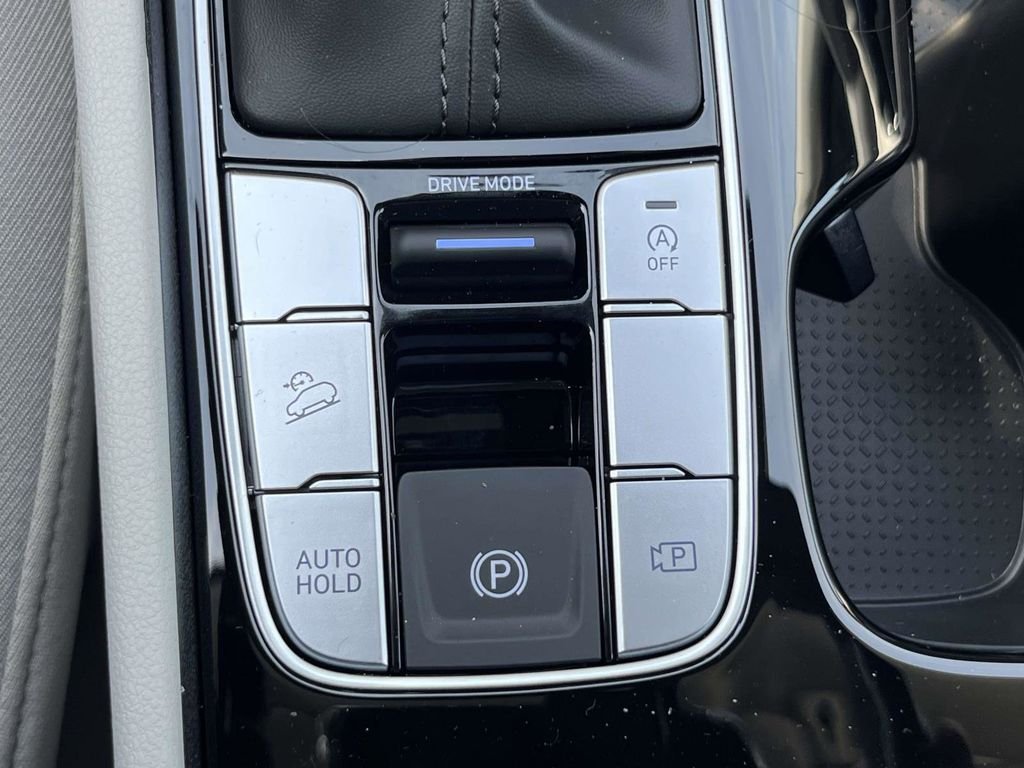 New 2026 Gray Hyundai SEL FWD image 18