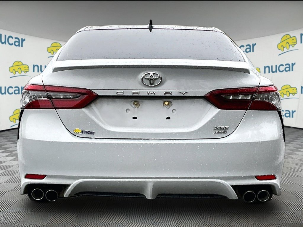 Used 2022 Ice Toyota XSE image 5