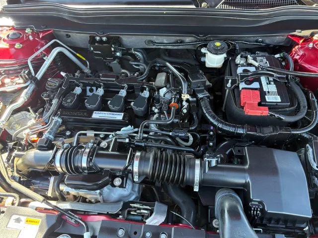 Used 2018 Red Honda LX 1.5T image 9