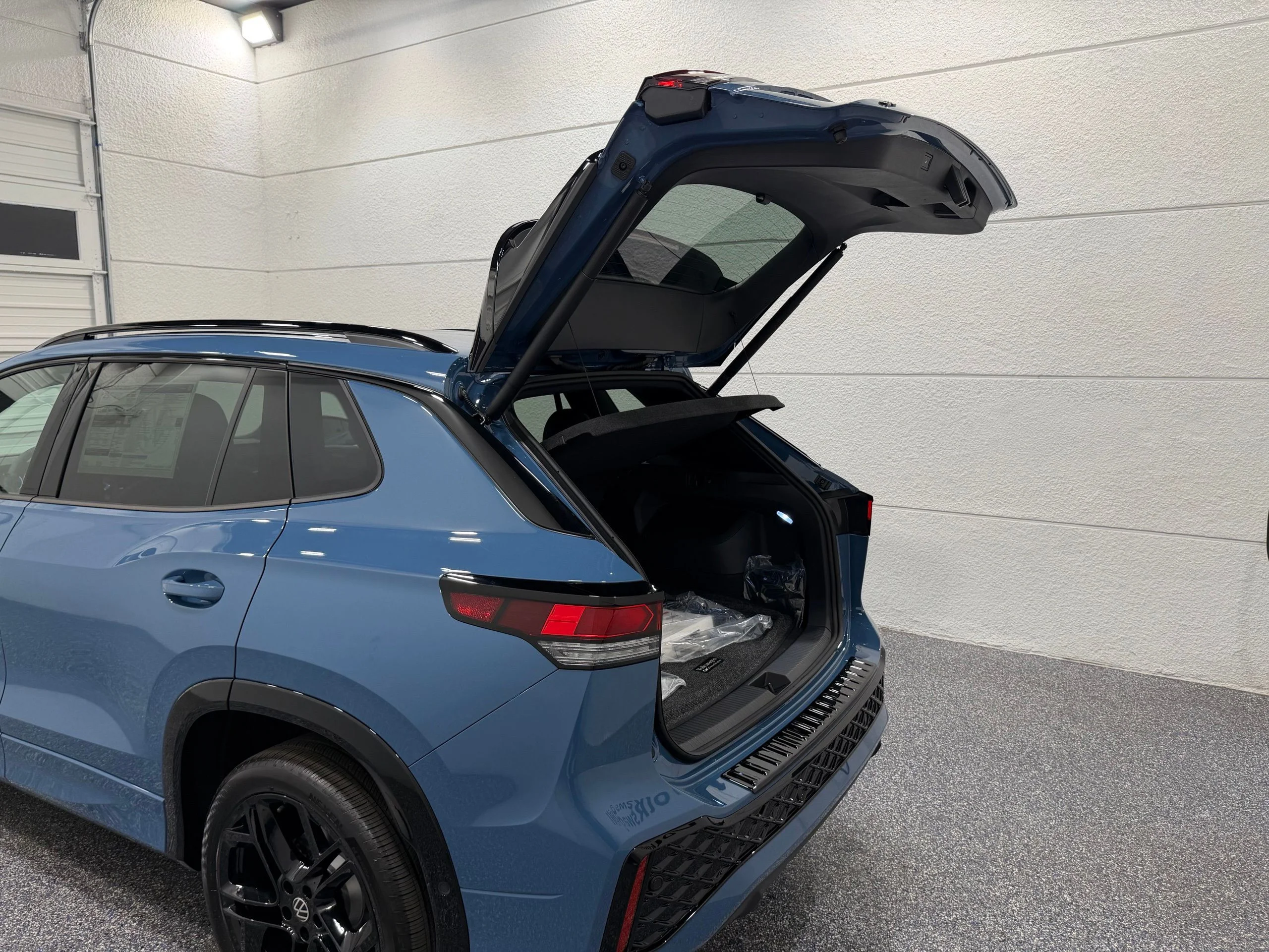 New 2026 Blue Volkswagen SE R-Line Black image 26