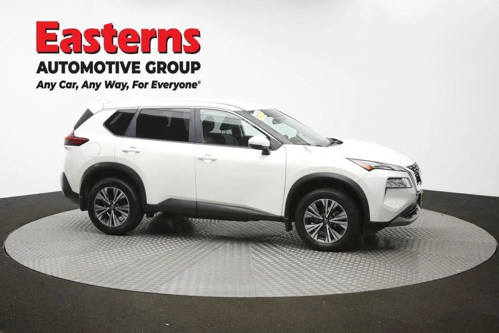 Used 2023 White Nissan SV image 48