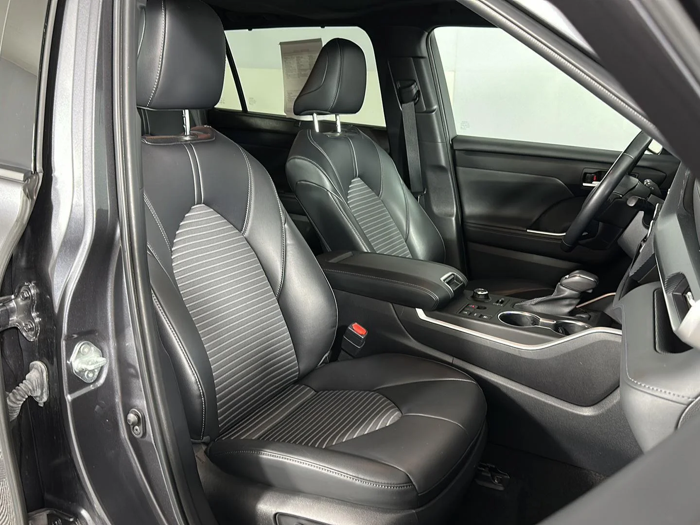 Used 2023 Magnetic Gray Metallic Toyota XSE image 13