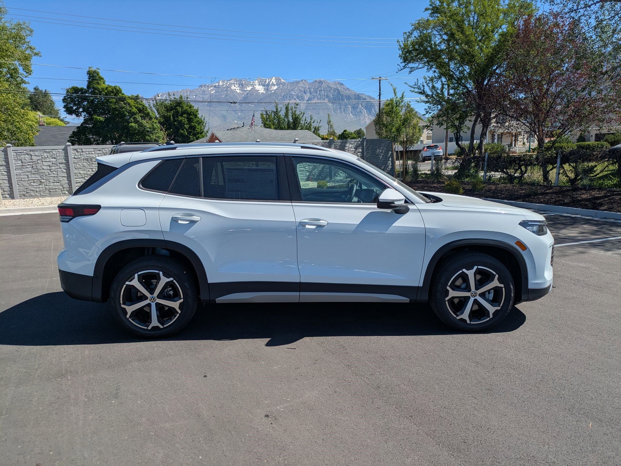 New 2026 Pure White Volkswagen SE image 2