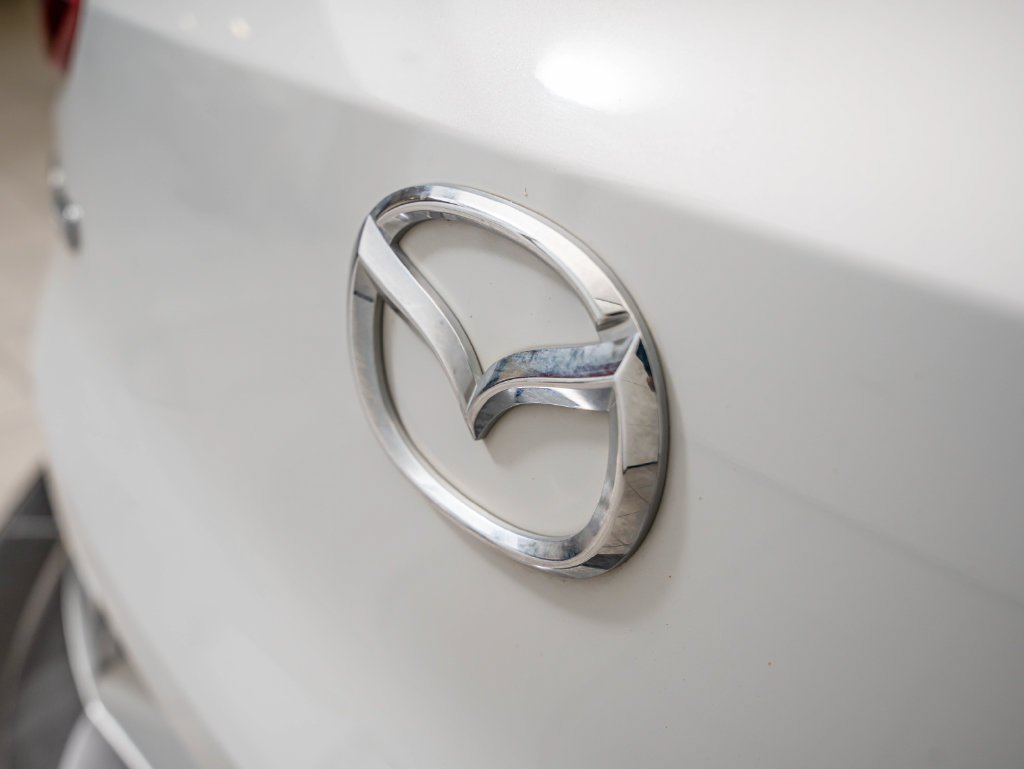 Used 2019 Ceramic Metallic Mazda Touring image 17