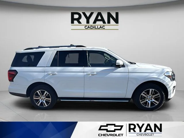 Used 2023 White Ford Limited image 10