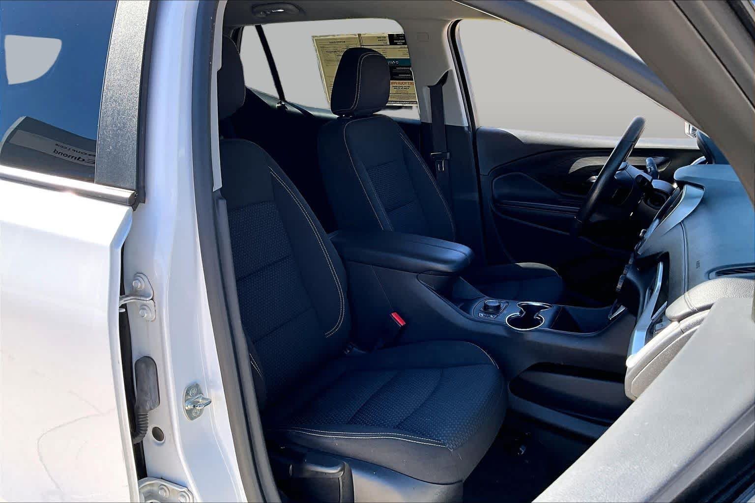 Used 2022 Summit White GMC SLE image 7