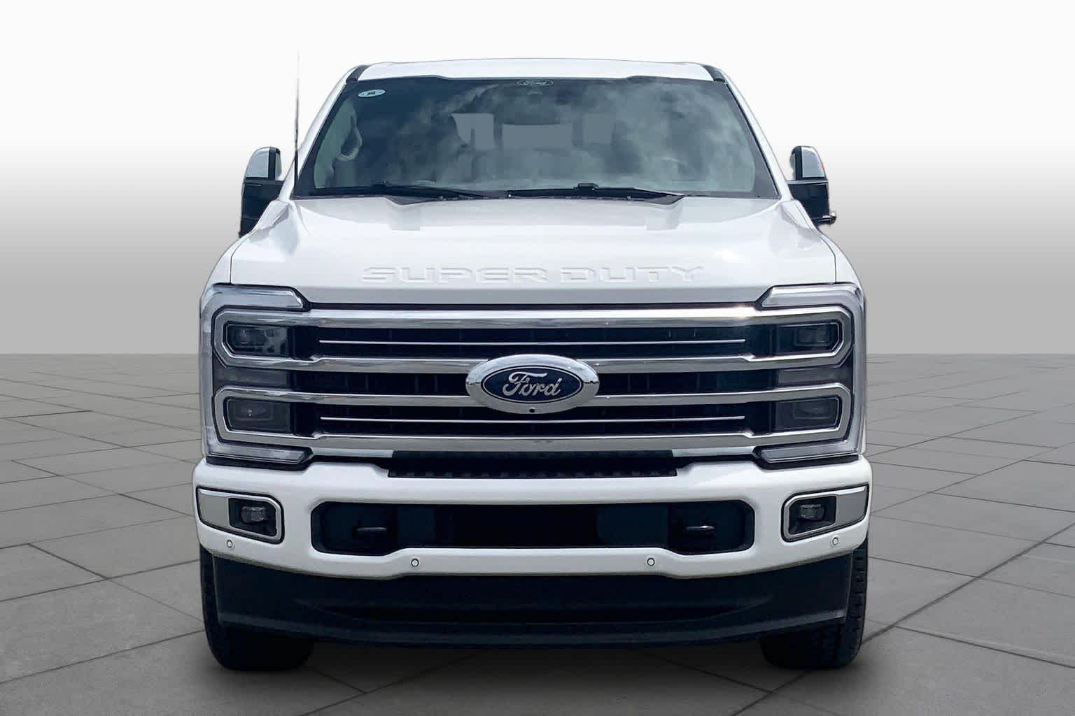 Used 2026 Star White Ford Platinum image 4