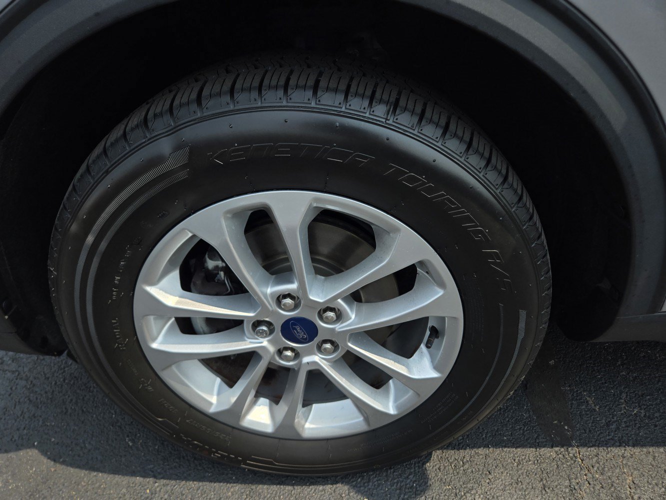 Used 2022  Ford SE image 44