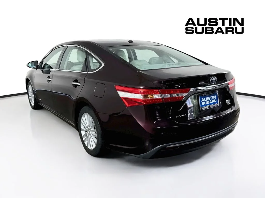 Used 2013 Red Toyota XLE Touring image 5