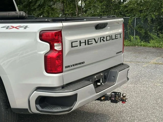 Used 2022 Silver Chevrolet Custom image 10