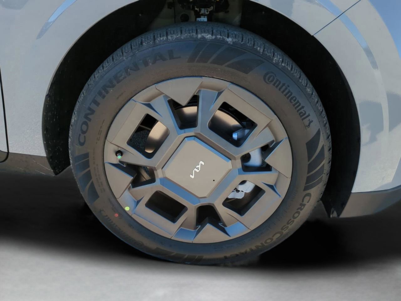 New 2026 Ceramic Silver Kia EX image 14