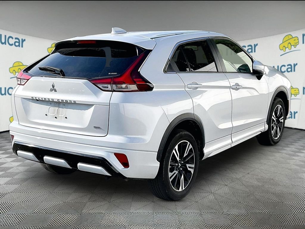Used 2025 White Mitsubishi SE image 6