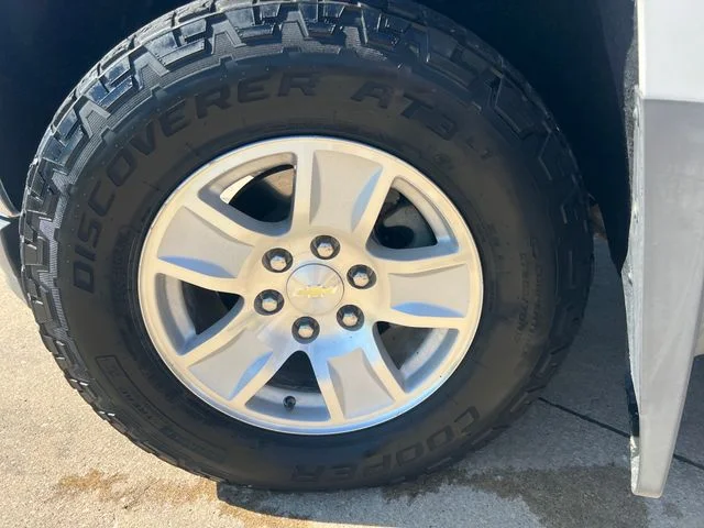 Used 2018 White Chevrolet LT image 14