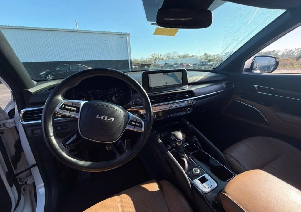 Used 2022 White Kia SX image 12
