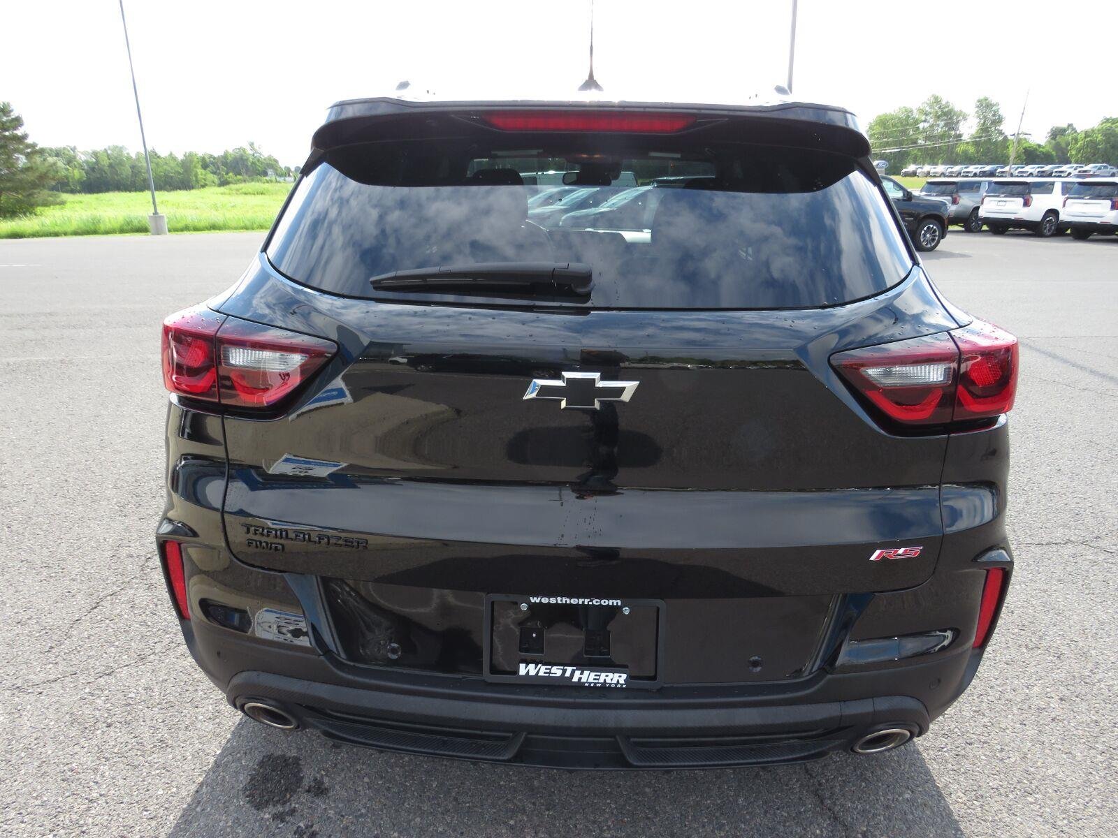 Used 2025 Mosaic Black Metallic Chevrolet RS image 8