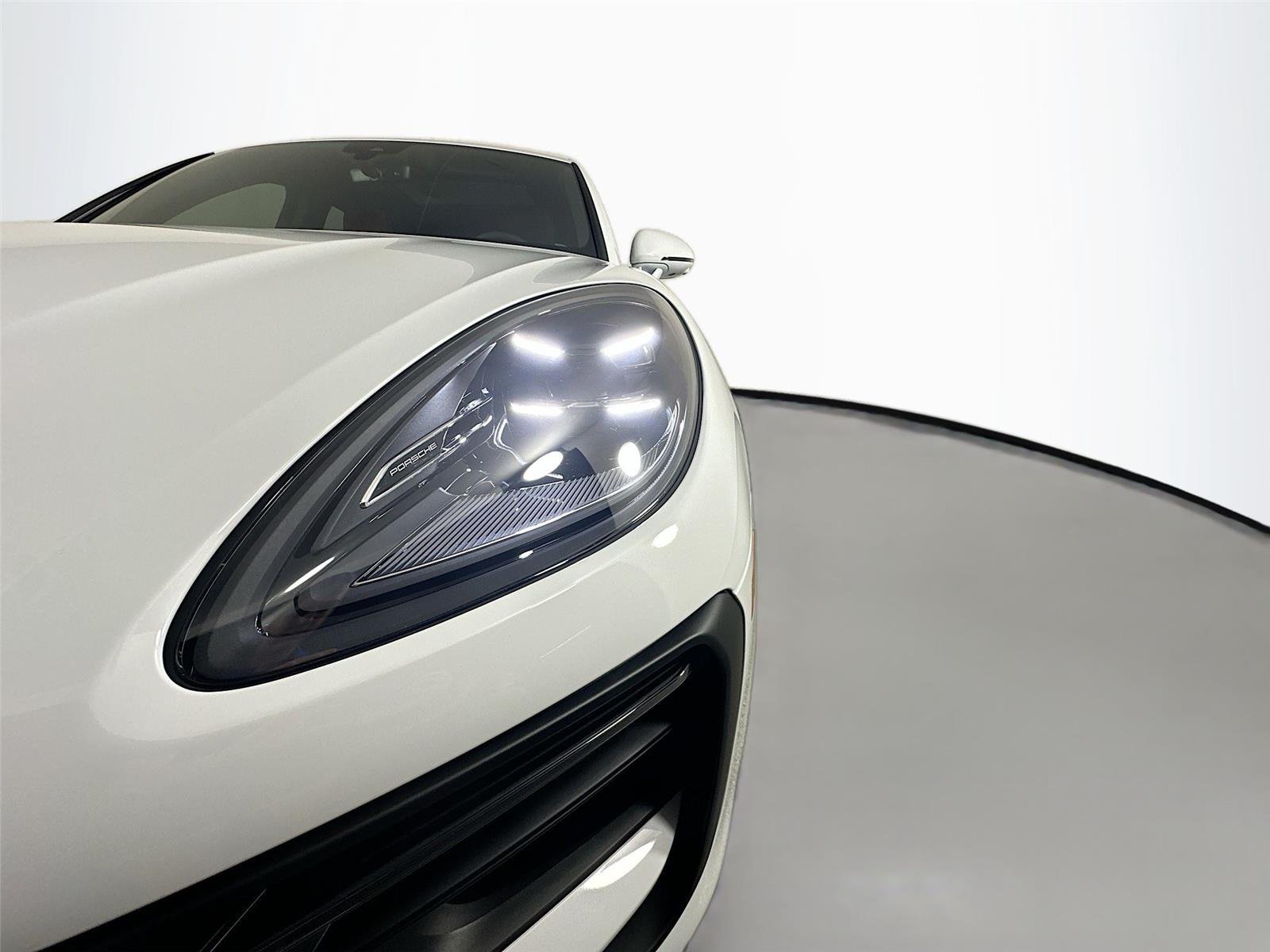 Certified Used 2026 Carrara White Metallic Porsche  image 15
