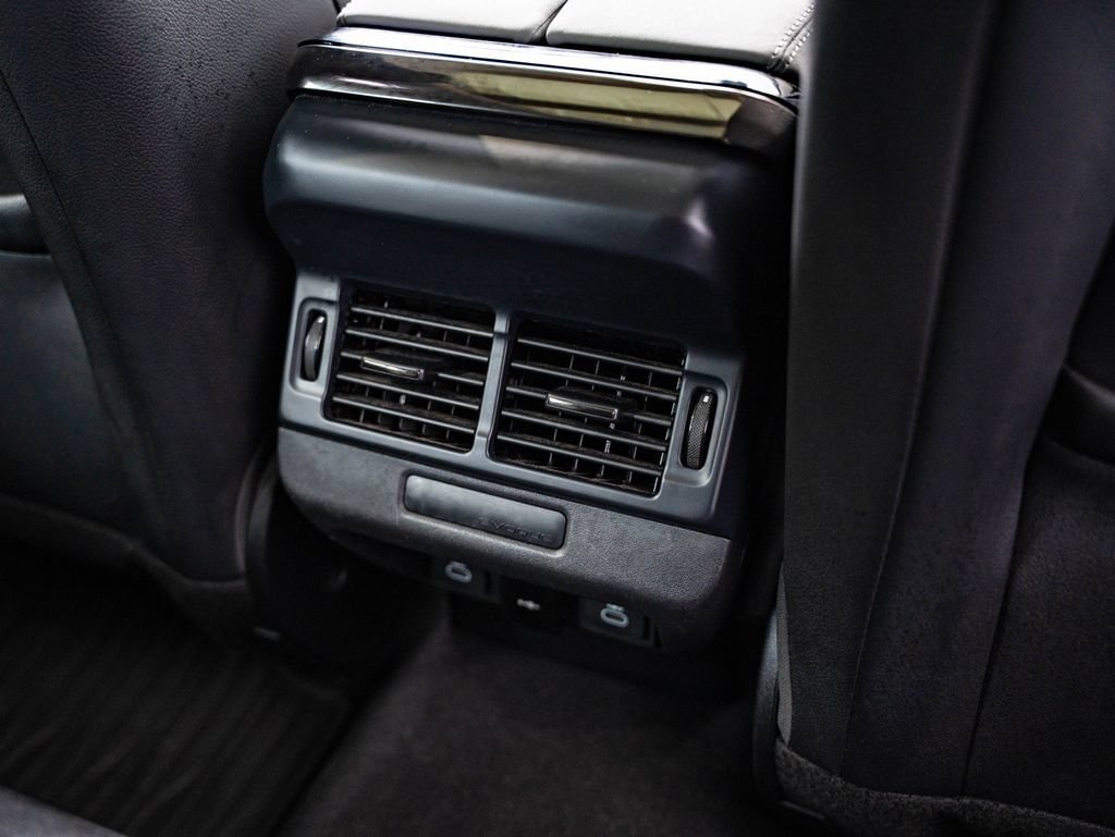 Used 2025 Ostuni Pearl White Metallic Land Rover Dynamic image 36