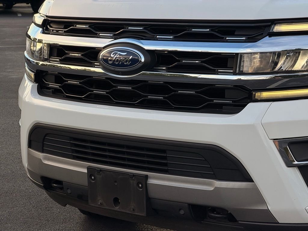 Used 2022 White Ford Limited image 11