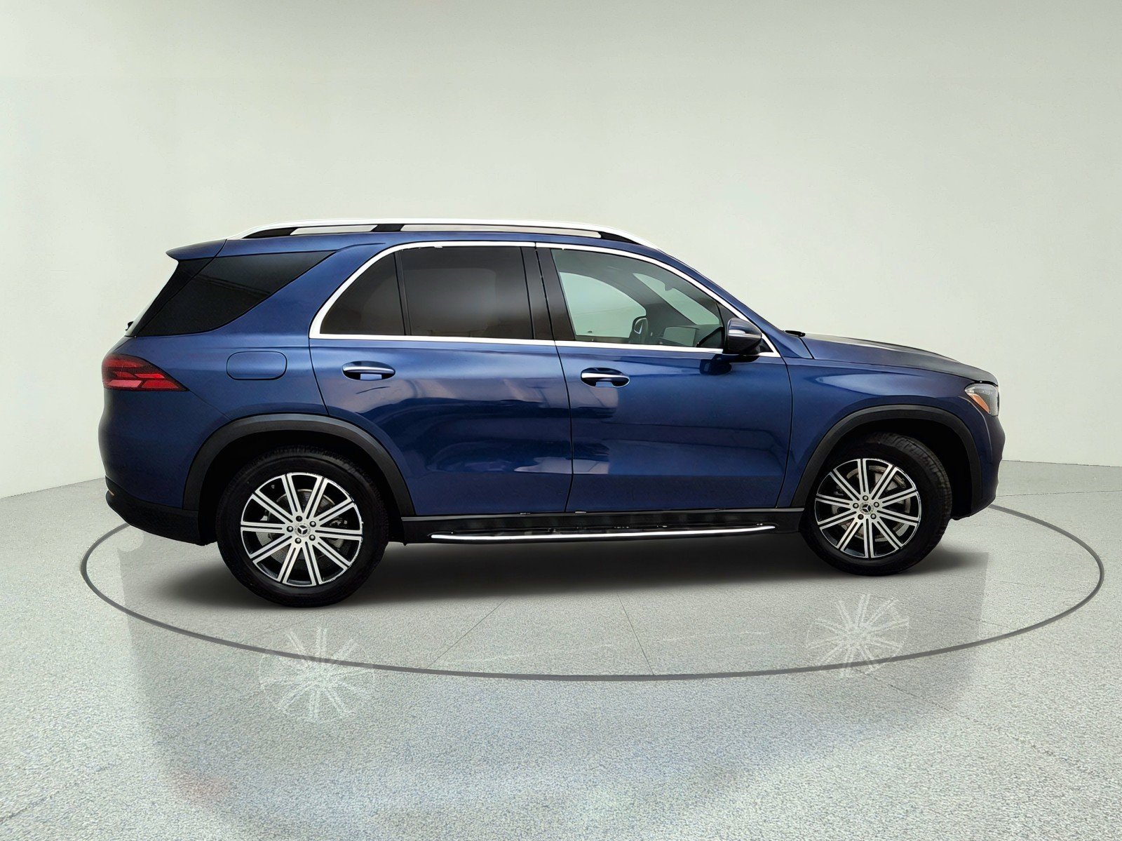 Certified Used 2026 Twilight Blue Metallic Mercedes-Benz GLE 350 image 7