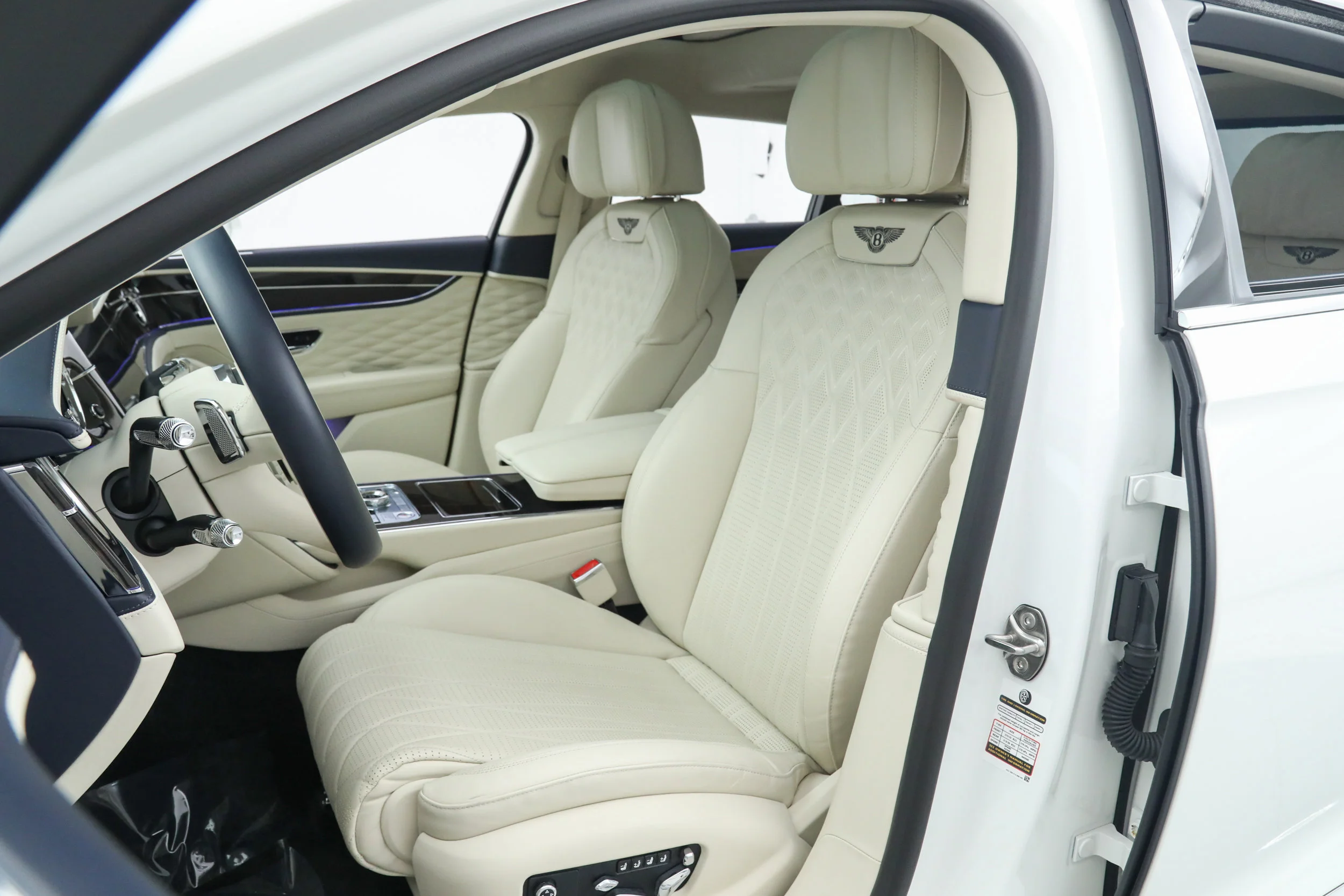 Used 2022 White Bentley  image 24