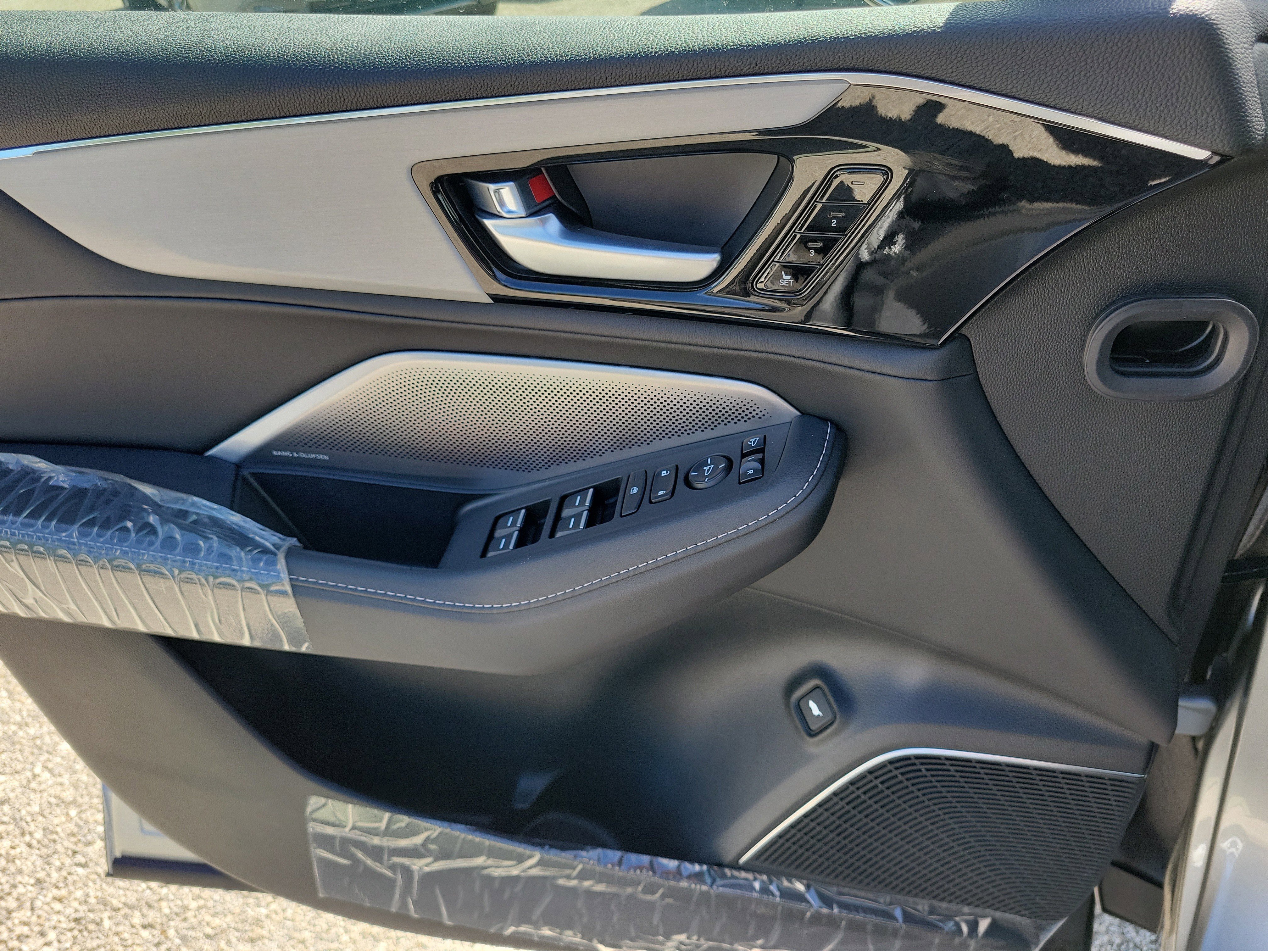 New 2026 Solar Silver Metallic Acura w/Technology Package image 11