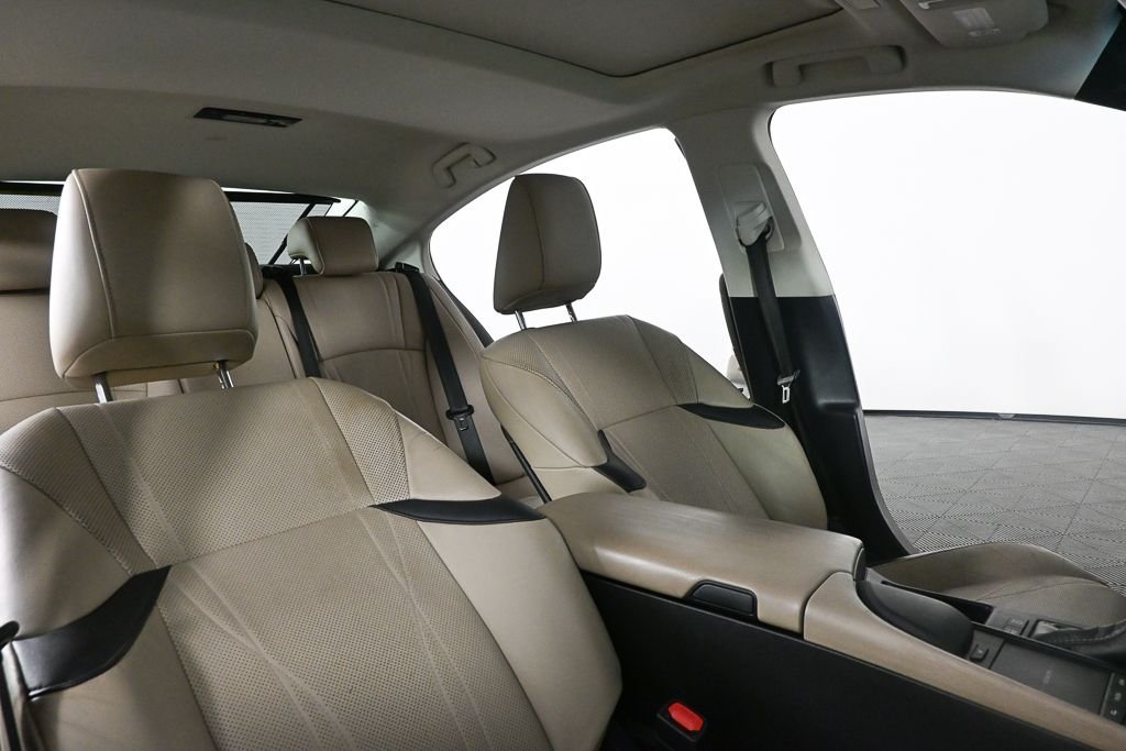 Used 2020 Red Lexus 300h Luxury image 19