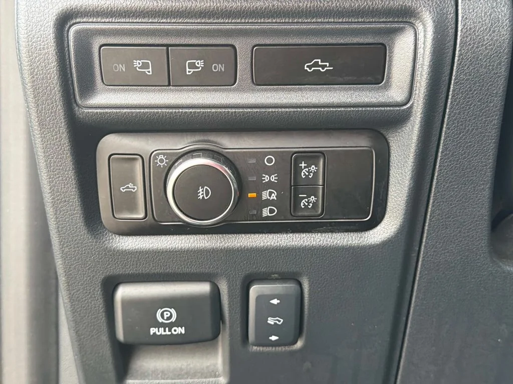 Used 2023 Gray Ford Lariat image 32