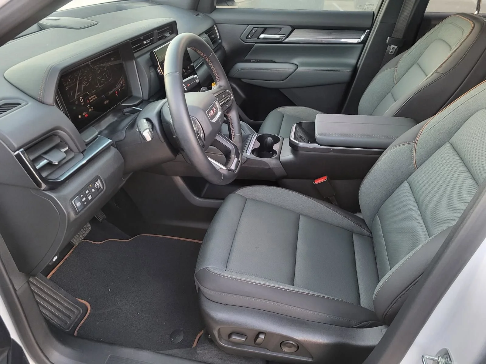 2026 GMC Terrain AT4 - Photo 6