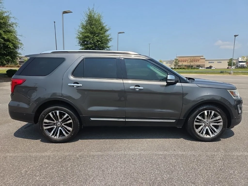 Used 2016 Gray Ford Platinum image 2