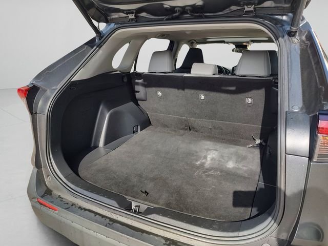 Used 2019 Gray Toyota XLE Premium image 32