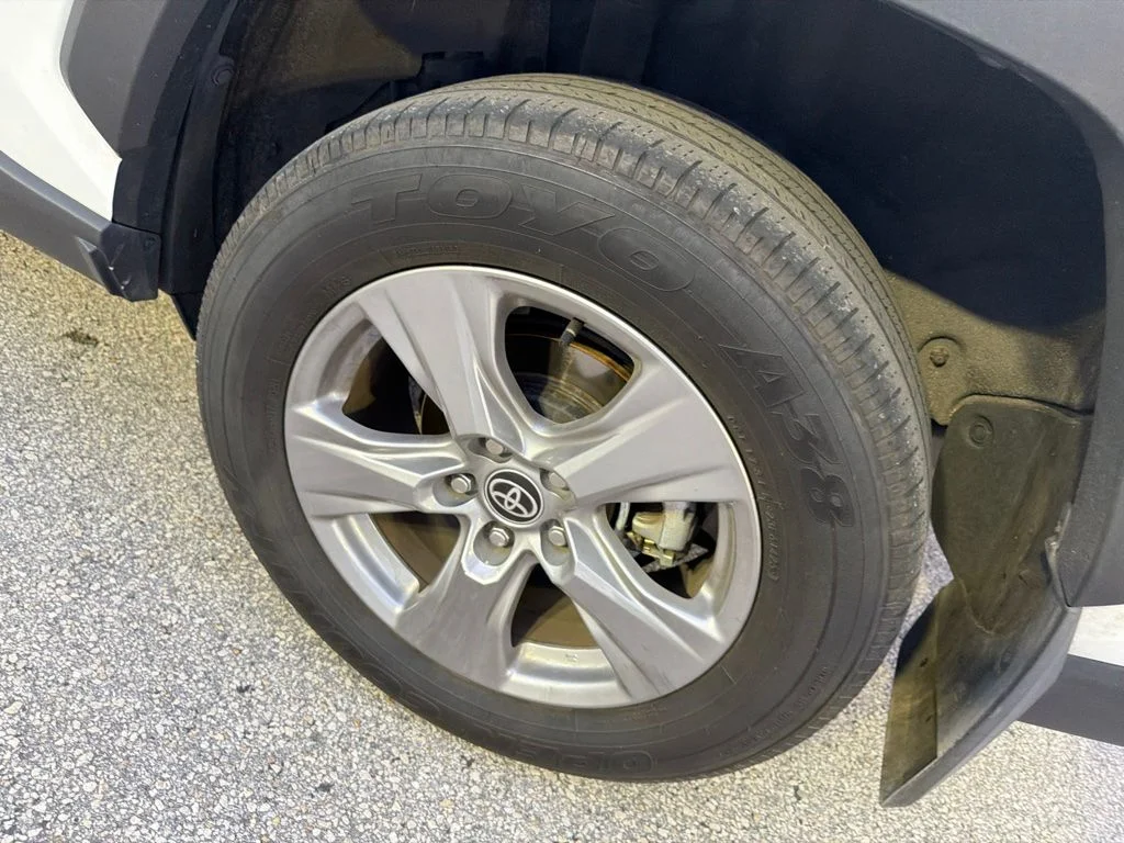 Used 2025 Ice Toyota XLE image 8