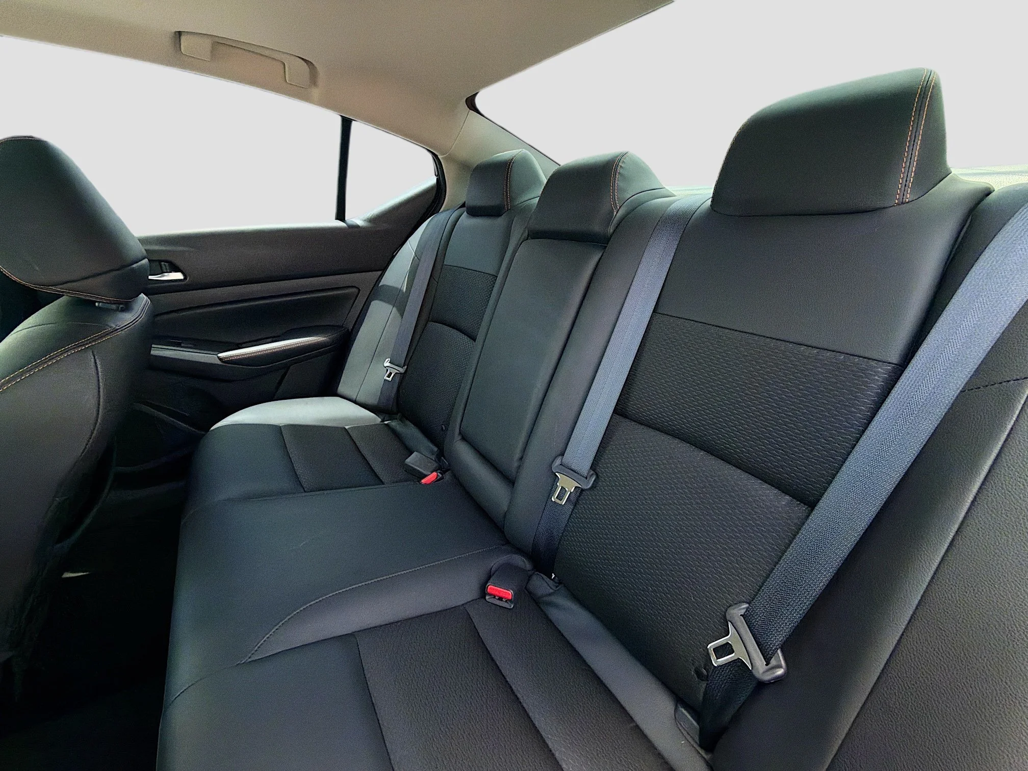 Used 2020 Super Black Nissan 2.5 SR image 19