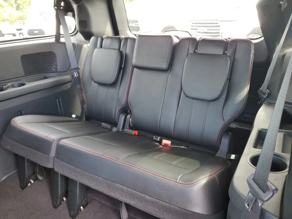 Certified Used 2016 Black Dodge R/T image 14