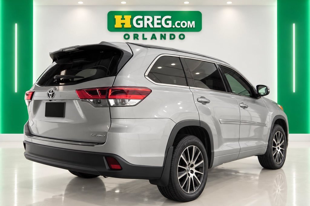 Used 2017 Celestial Silver Metallic Toyota SE image 4