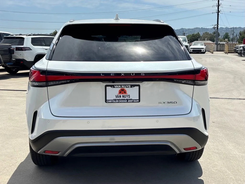 Used 2024 White Pearl Lexus 350 Premium image 4