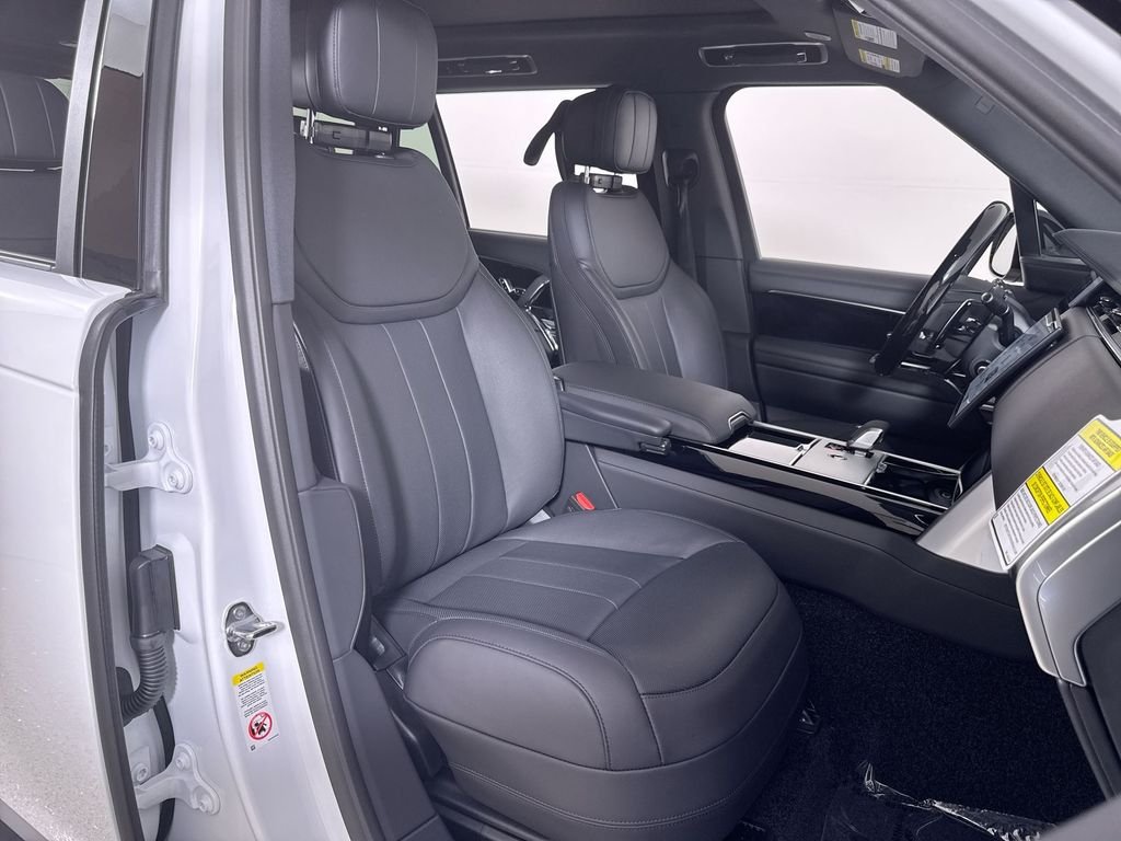 New 2026 Fuji White Land Rover SE LWB image 23