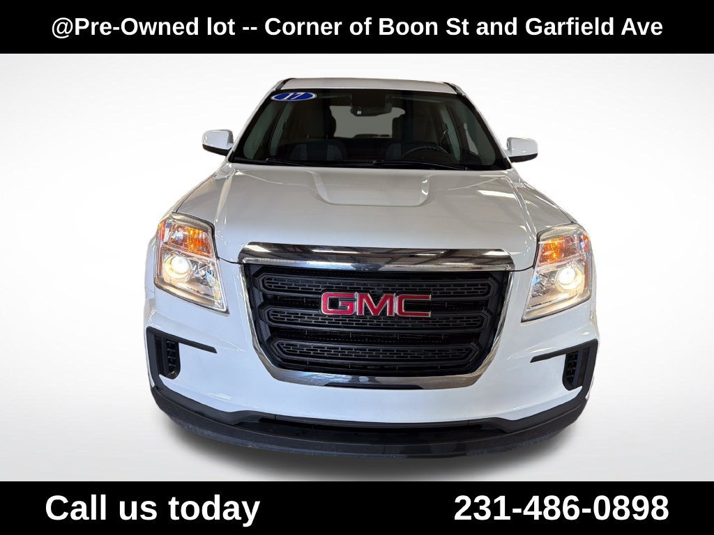 Used 2017 SUMMIT WHITE GMC SLE image 8
