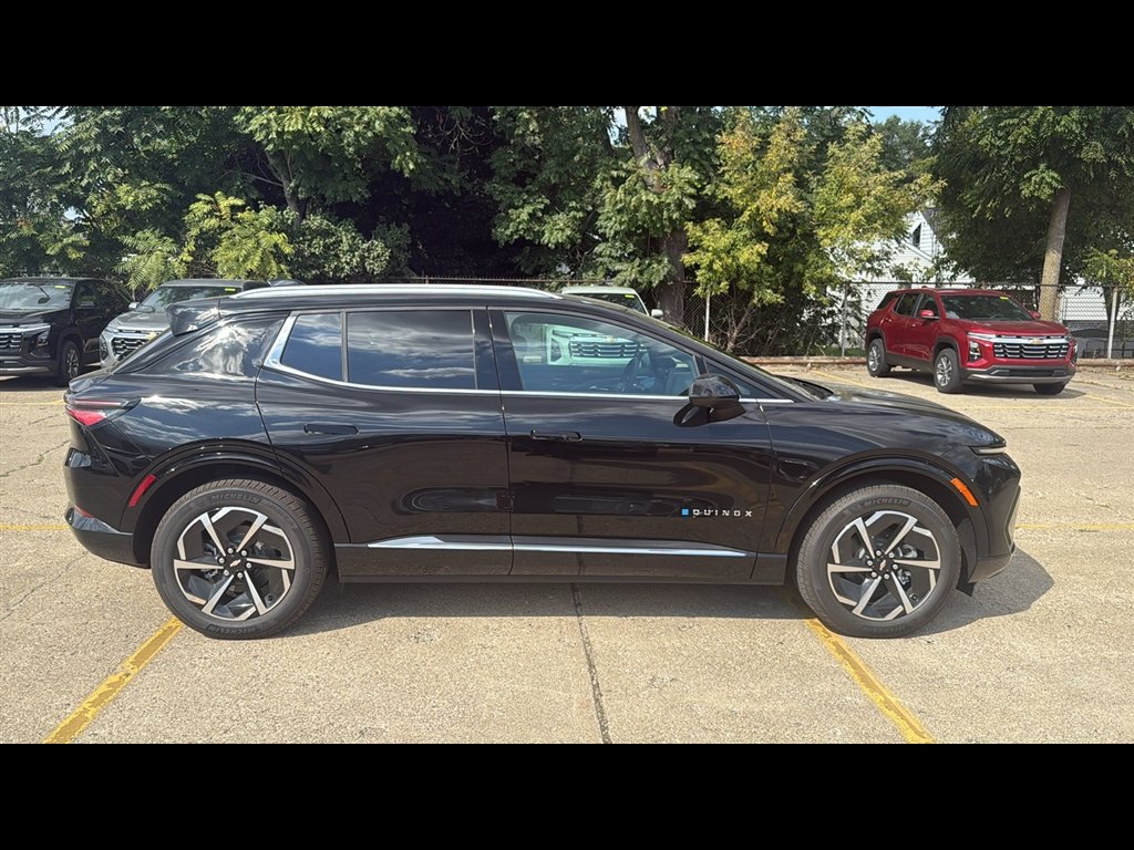 2025 Chevrolet Equinox EV 1LT - Photo 6