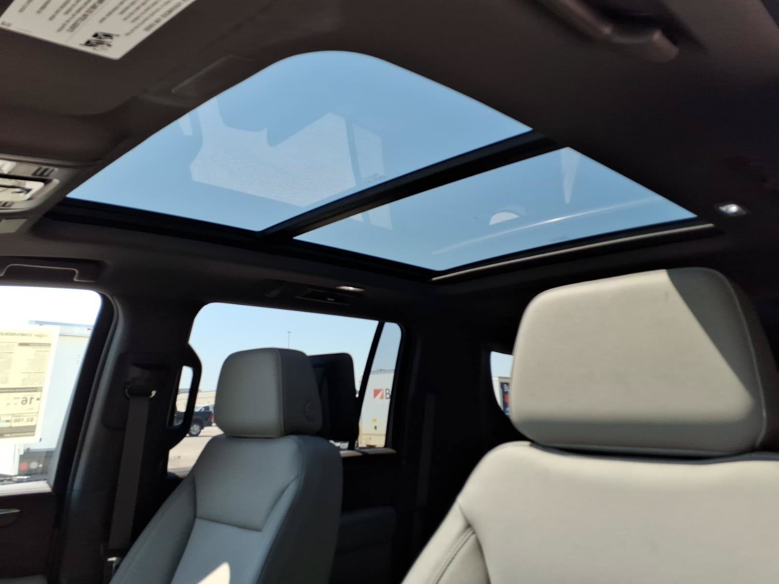 2026 Chevrolet Suburban Z71 - Photo 15