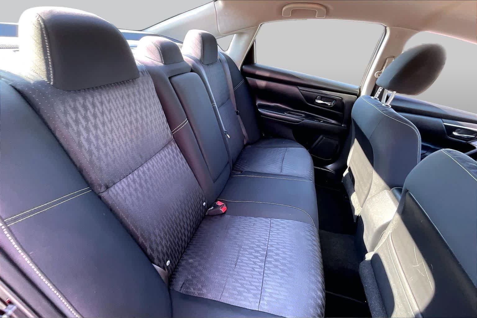 Used 2018 Super Black Nissan 2.5 S image 18