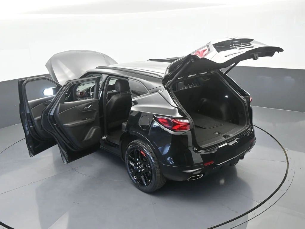 Used 2020 Black Chevrolet RS image 82