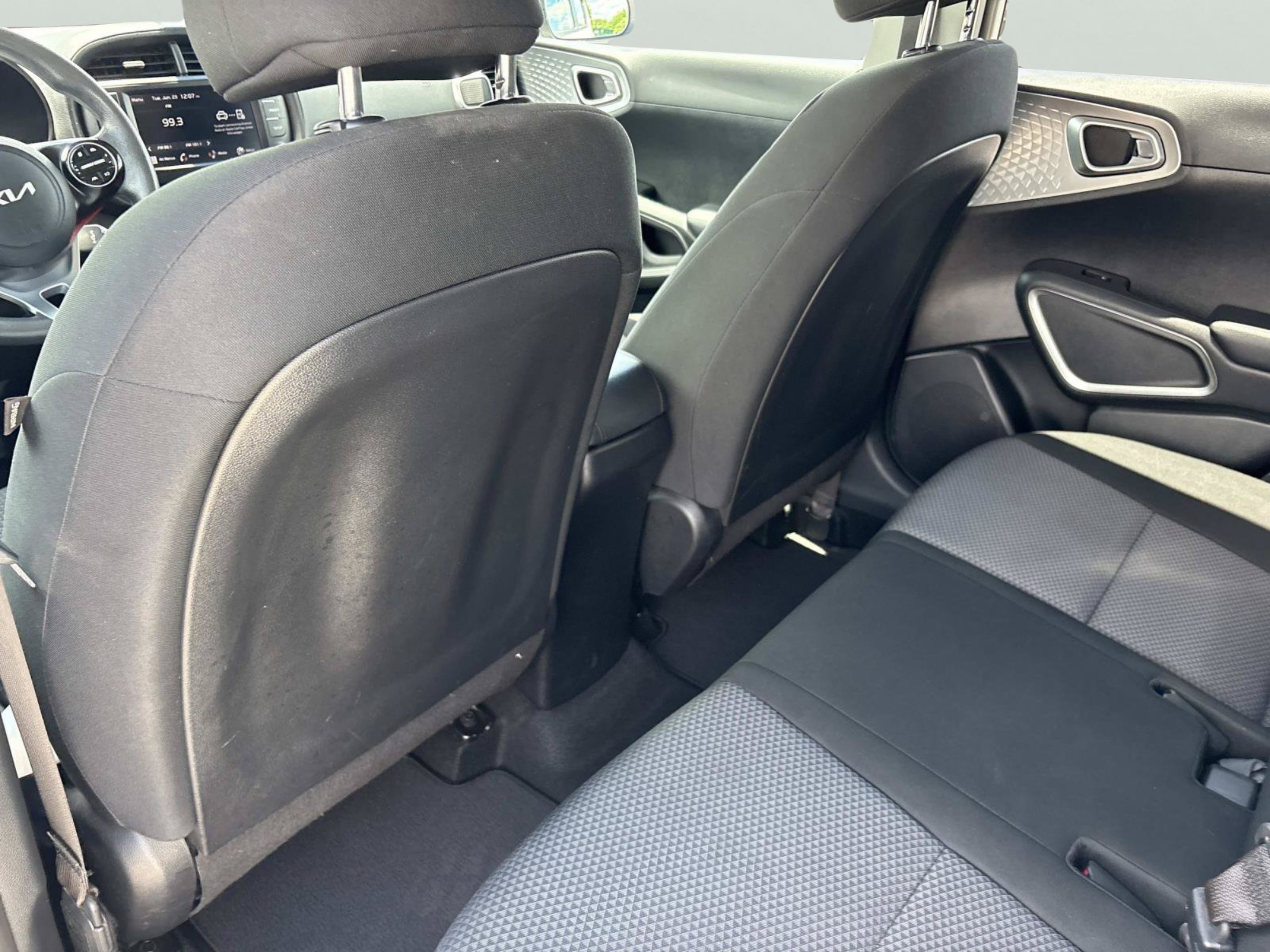 Used 2023 Snow White Pearl Kia LX image 13