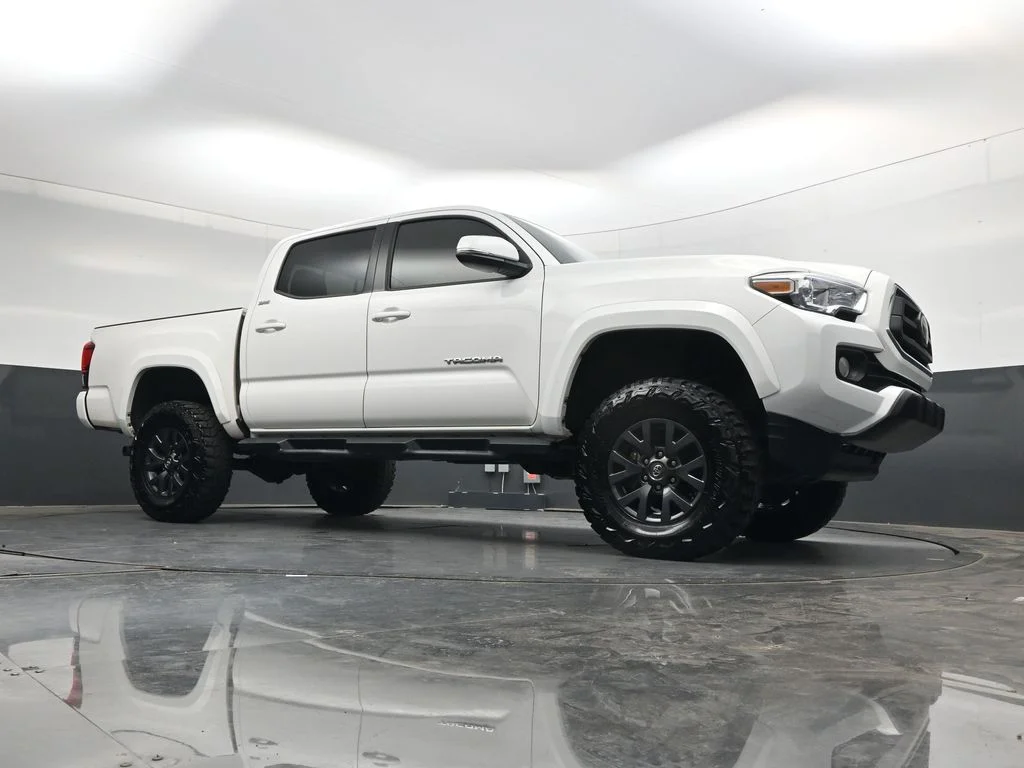 Used 2023 White Toyota SR5 image 24