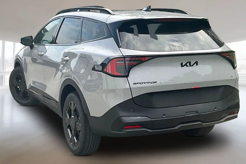 New 2027 Wolf Gray Kia X-Line image 3