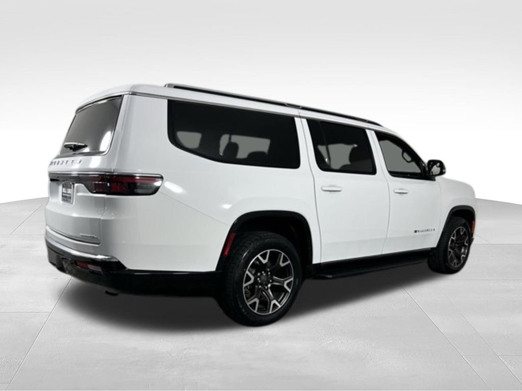 2023 Jeep Wagoneer L Series III - Photo 6