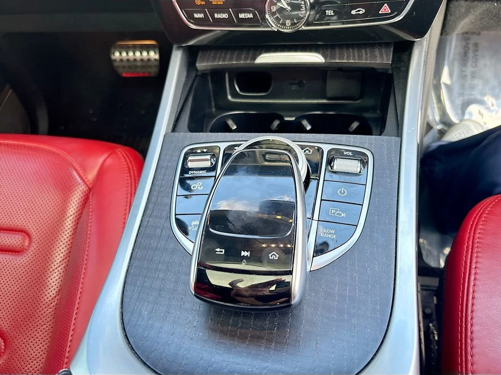 Used 2021 designo Diamond White Metallic Mercedes-Benz G 550 image 31